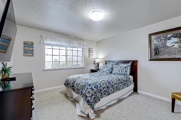 Pacific View Paradise image 20