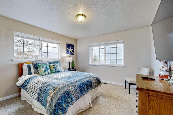 Pacific View Paradise image 21