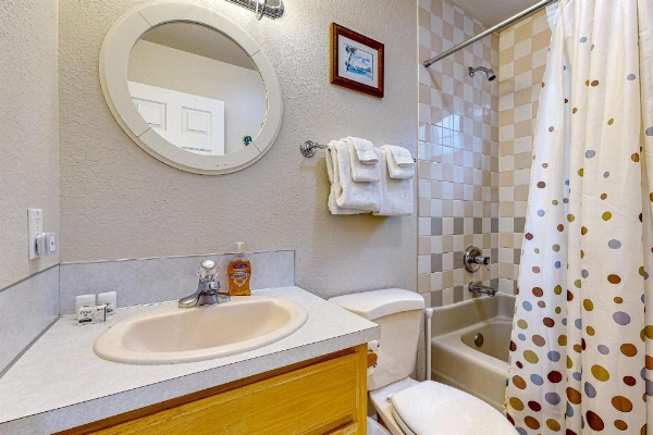 Pacific View Paradise image 22