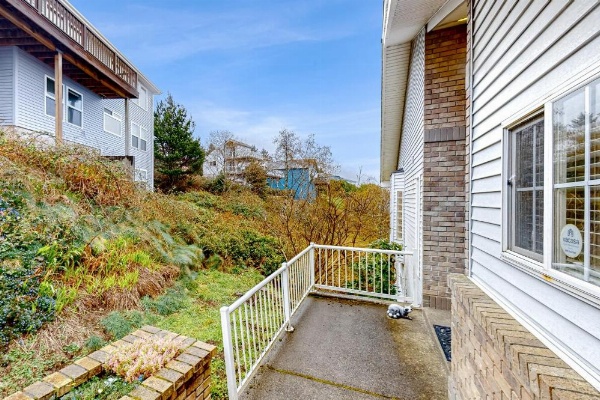 Pacific View Paradise image 25