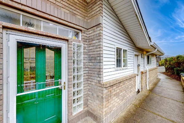 Pacific View Paradise image 27