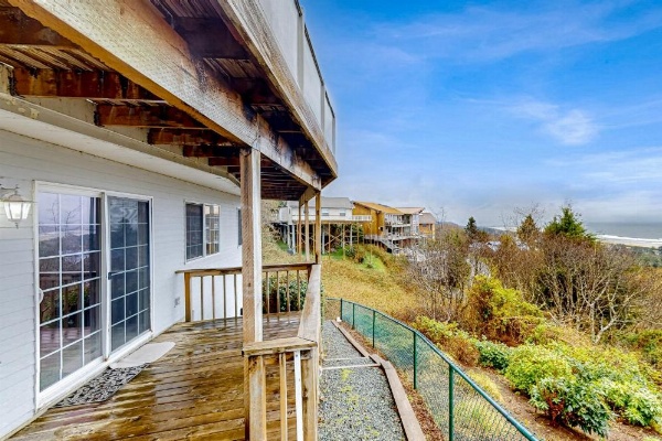 Pacific View Paradise image 29