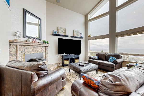 Pacific View Paradise image 7